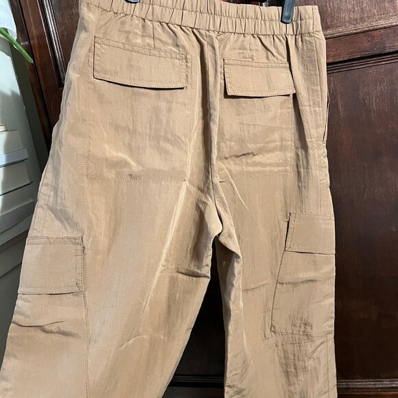 VINCE. FLUID CARGO PANTS SIZE 10 NEW WITH TAGS COLOR NILE BROWN + VINCE BLOUSE - Picture 5 of 16